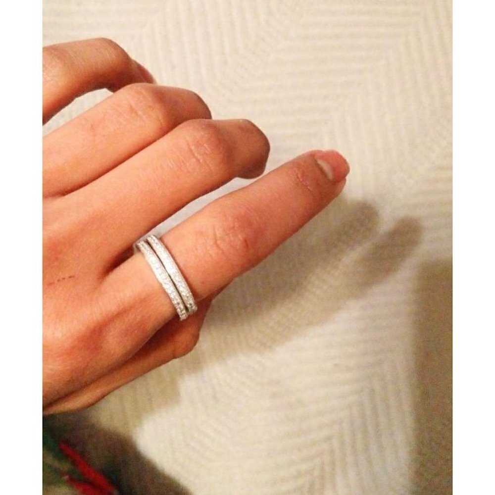 𝅺.925 Sterling Silver Platinum Plated Simulated Diamond 2mm Ring Elegant Band CZ - Picture 7 of 13